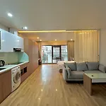 40M Large Room, Quiet Place Homestay